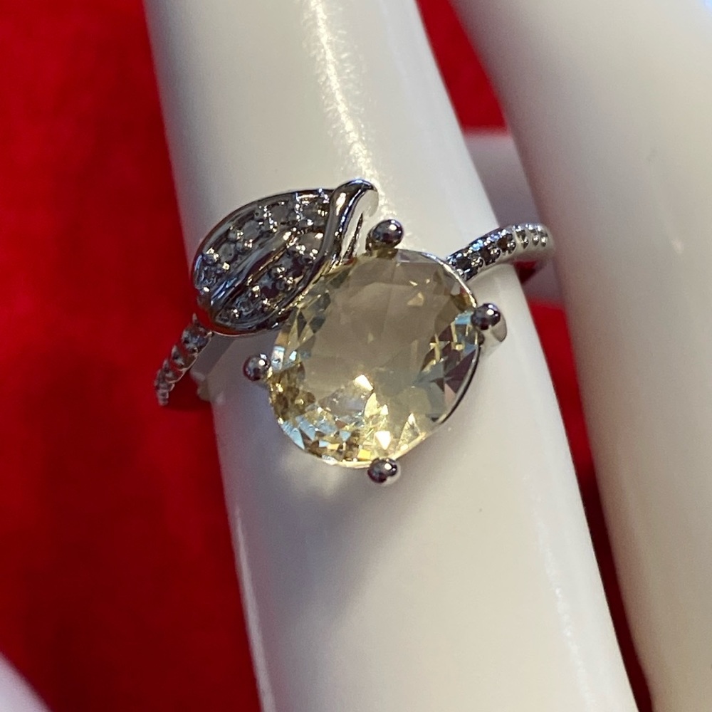 Yellow Stone and Silver Tone Setting Ring Size 6 New - Picture 1 of 14